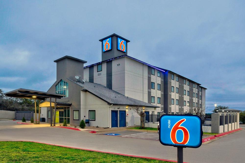 Motel 6-Marble Falls, TX